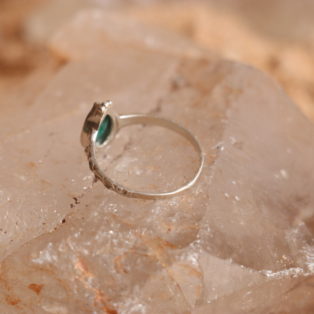 Silver Ring Studded With Teardrop Indian Emerald