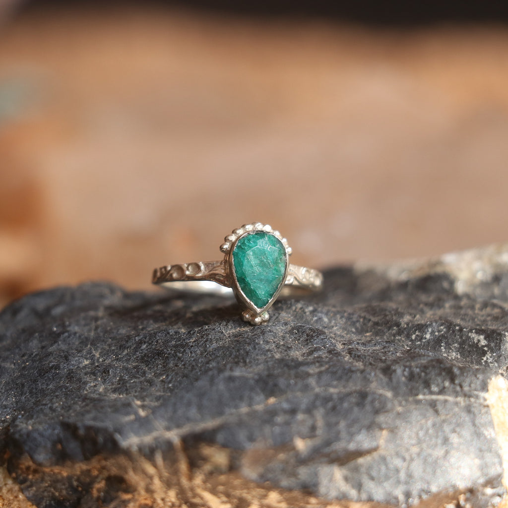 Silver Ring Studded With Teardrop Indian Emerald