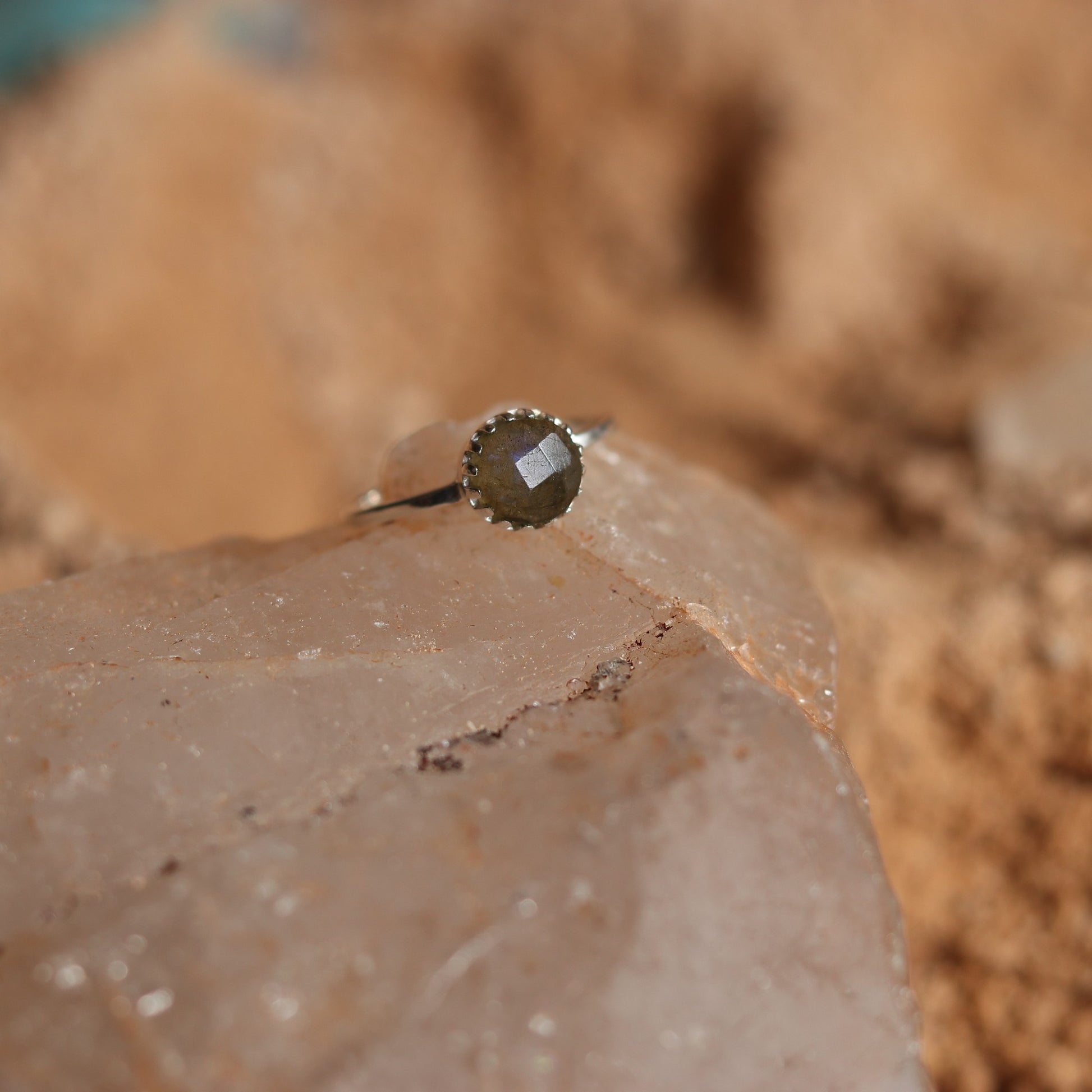 SILVER RING STUDDED WITH LABRADORITE