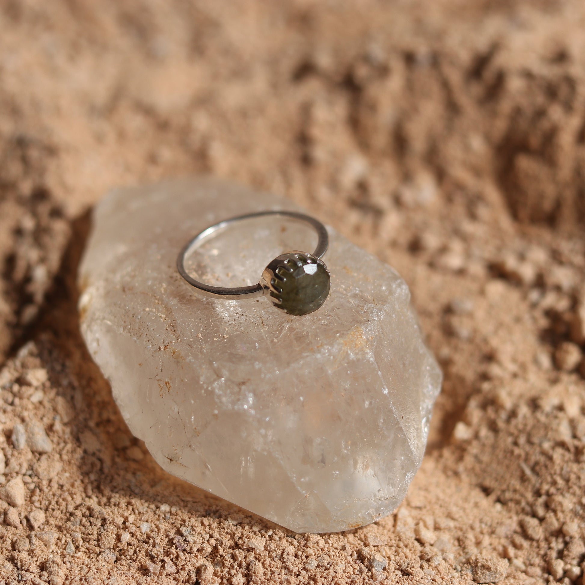 SILVER RING STUDDED WITH LABRADORITE