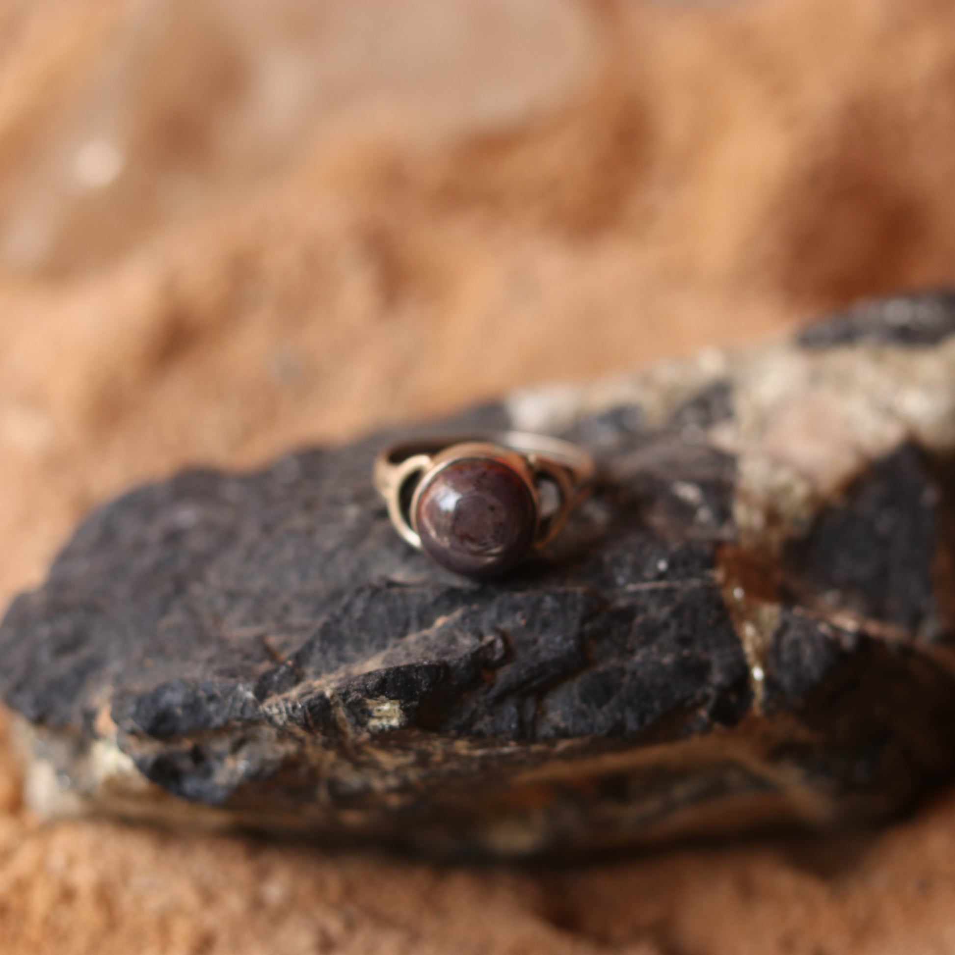 SILVER RING STUDDED WITH STAR RUBY
