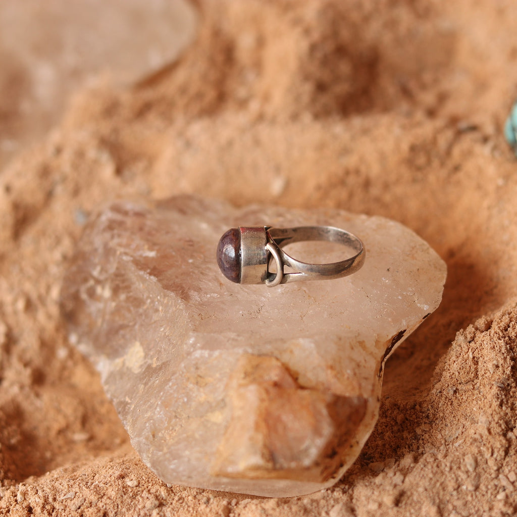 SILVER RING STUDDED WITH STAR RUBY