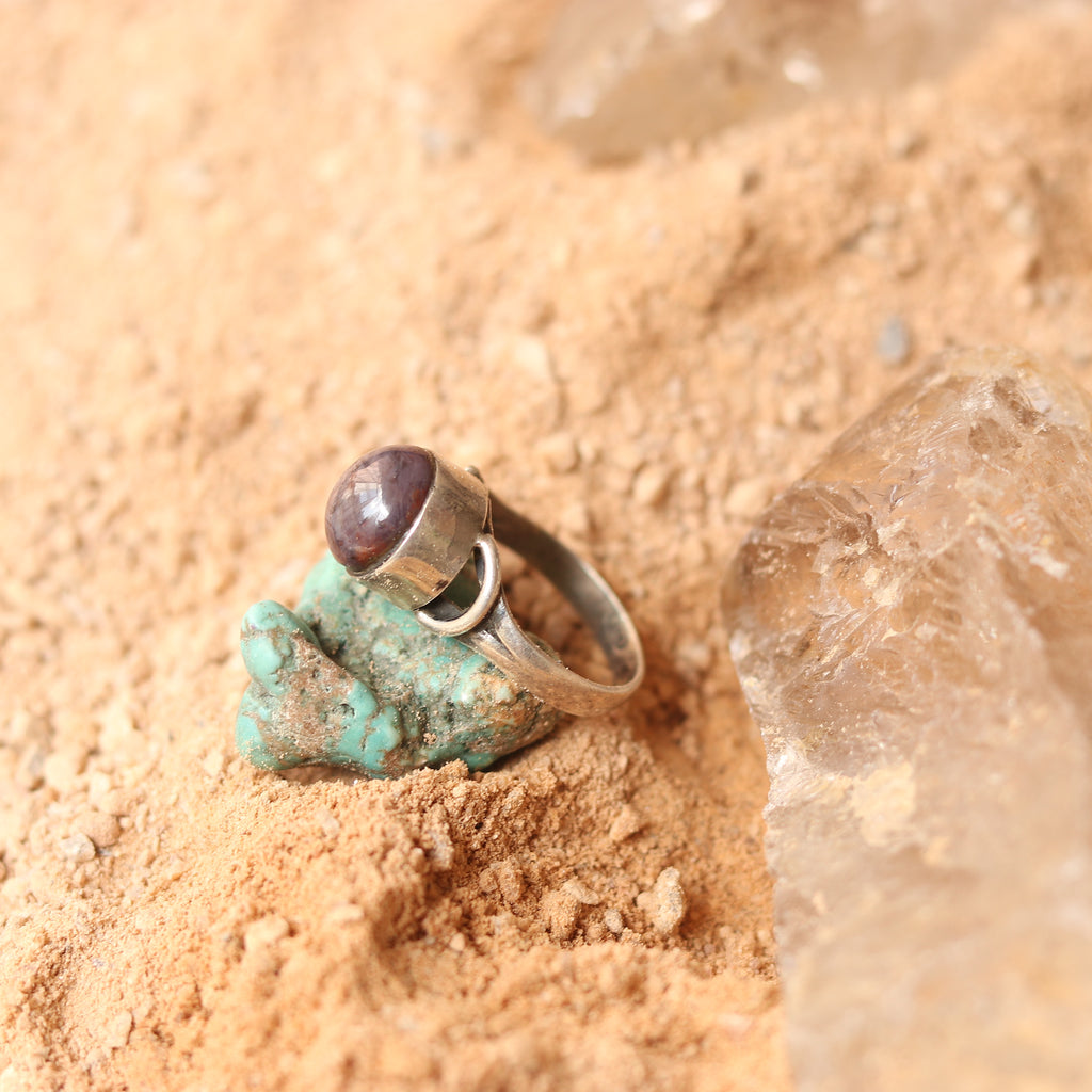 SILVER RING STUDDED WITH STAR RUBY