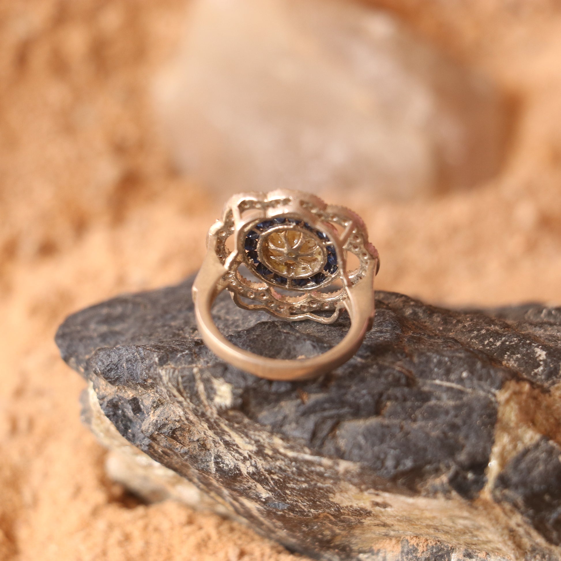 SILVER RING STUDDED WITH WHITE AND BLUE ZIRCONS AND NATURAL PEARL