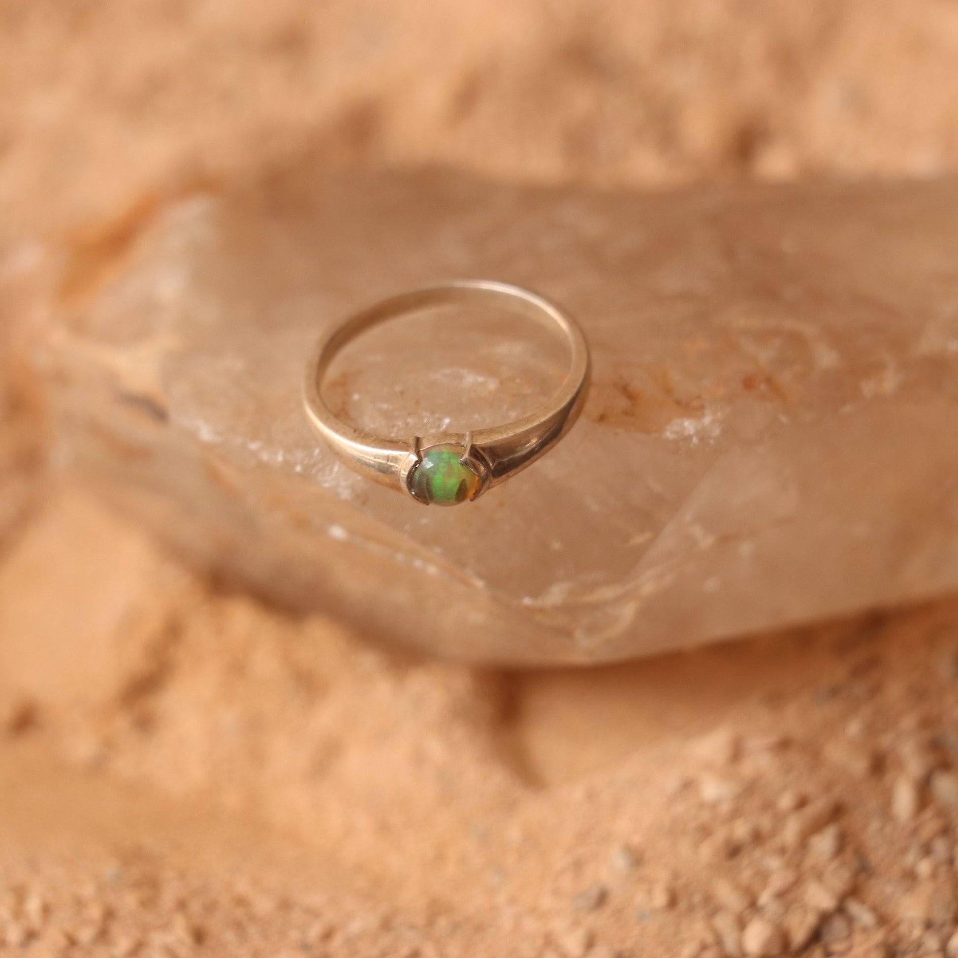 SILVER BAND STUDDED WITH AUSTRALIAN OPAL