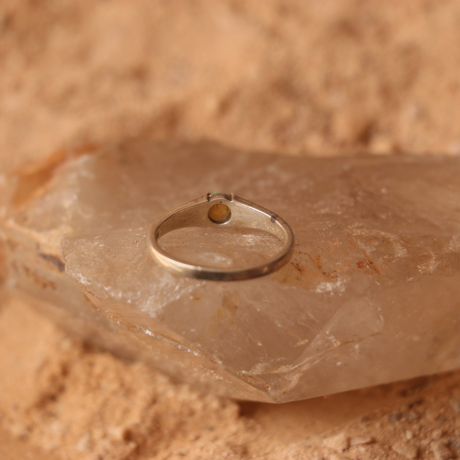 SILVER BAND STUDDED WITH AUSTRALIAN OPAL