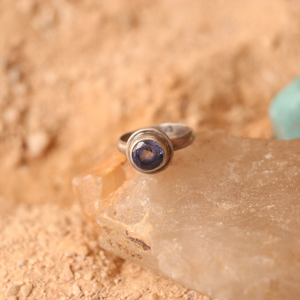 SILVER RING STUDDED WITH TANZANITE