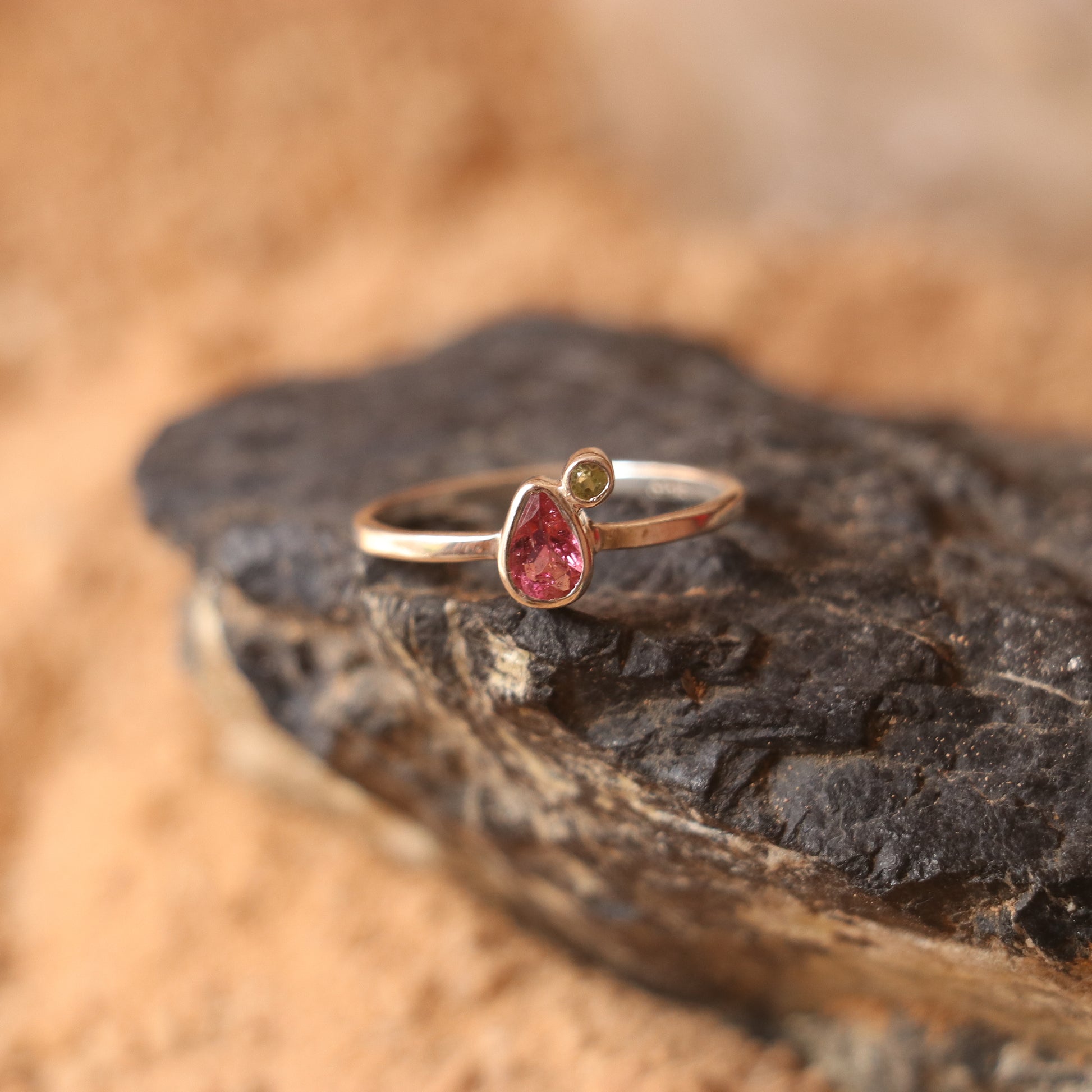 SILVER RING STUDDED WITH YELLOW & PINK TOURMALINE