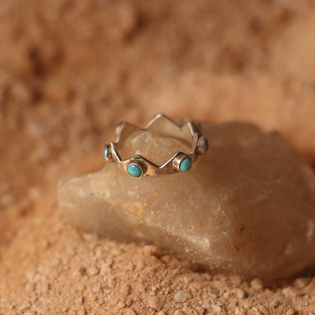 CROWN STYLE SILVER RING WITH TURQUOISE