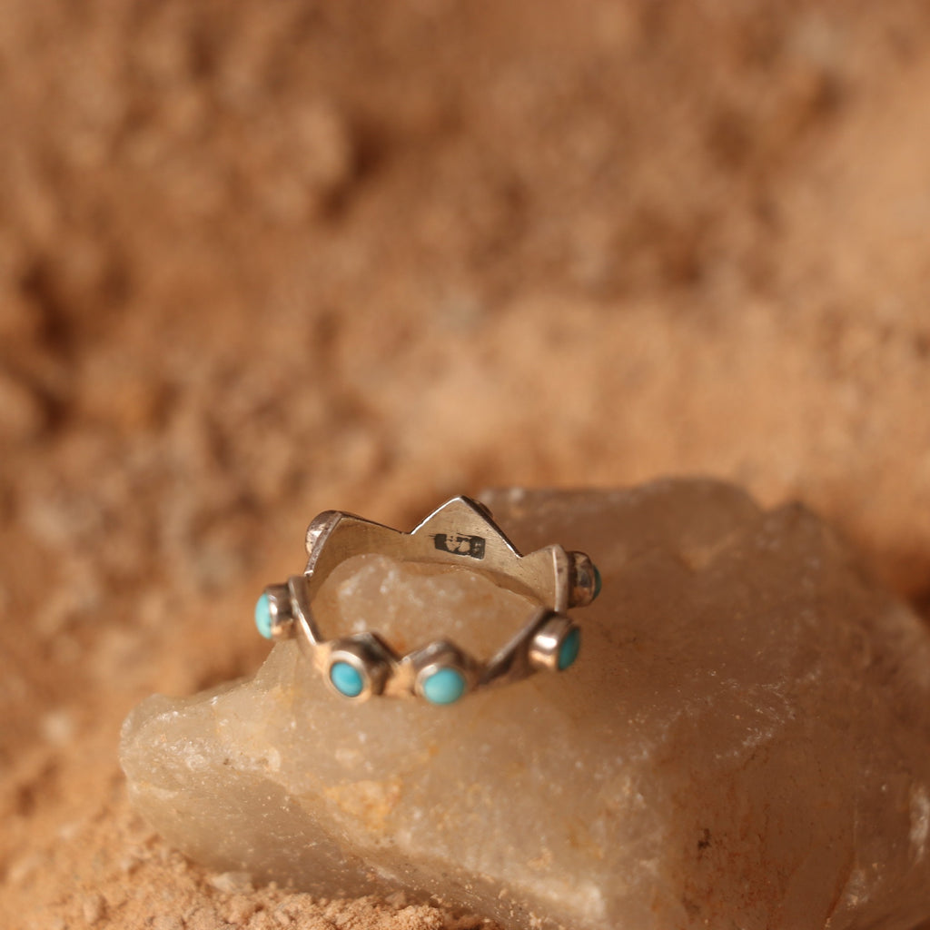 CROWN STYLE SILVER RING WITH TURQUOISE