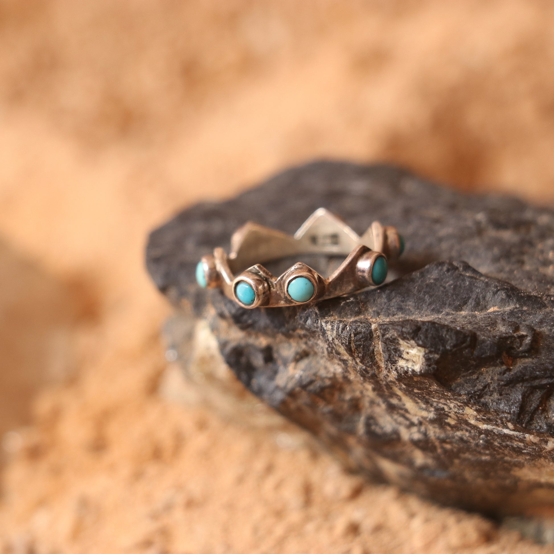 CROWN STYLE SILVER RING WITH TURQUOISE