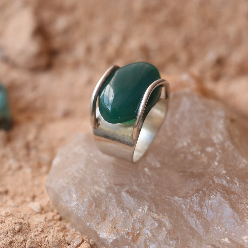 SILVER RING WITH LARGE GREEN ONYX IN A WRAP DESIGN