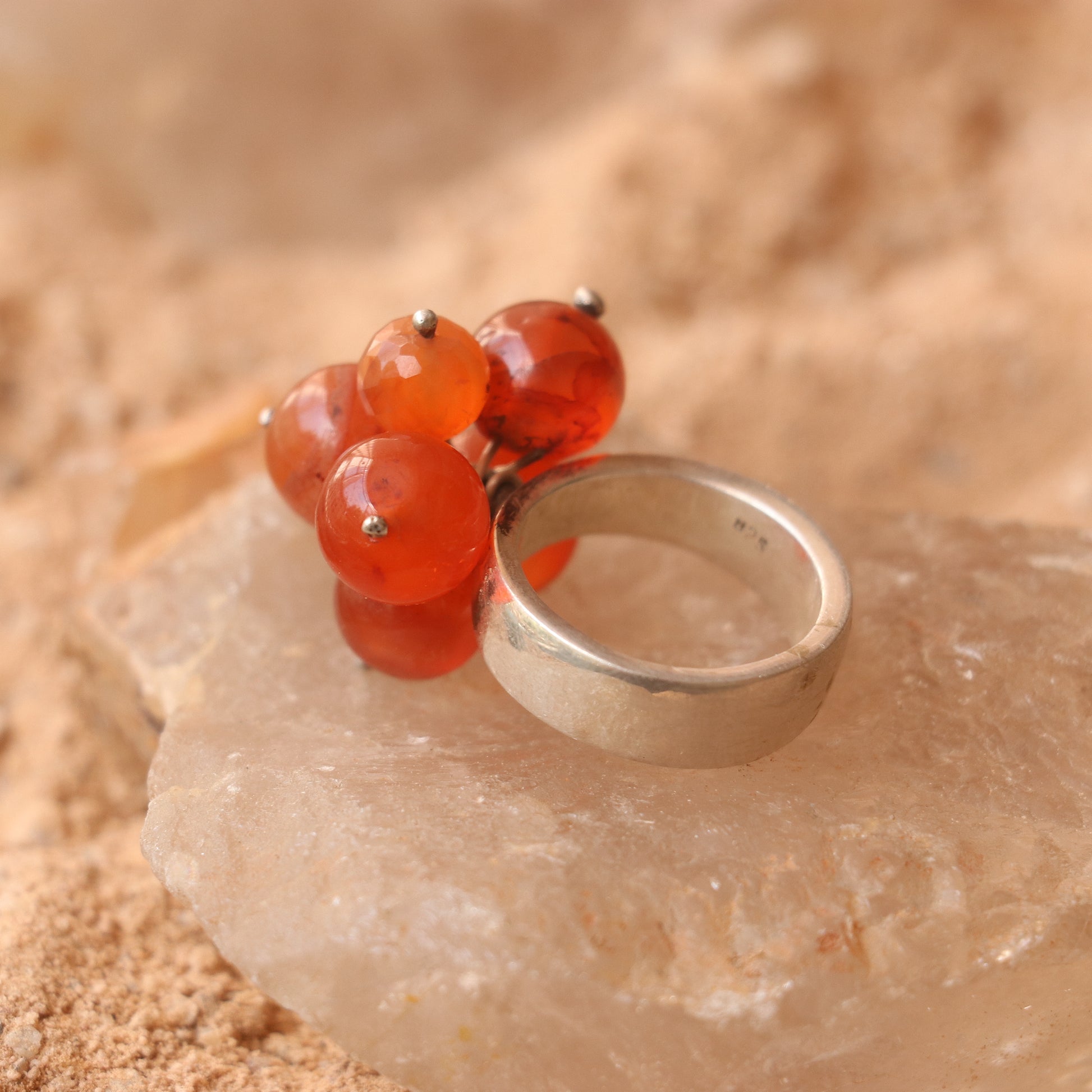 SILVER RING STUDDED WITH AGATE BALLS
