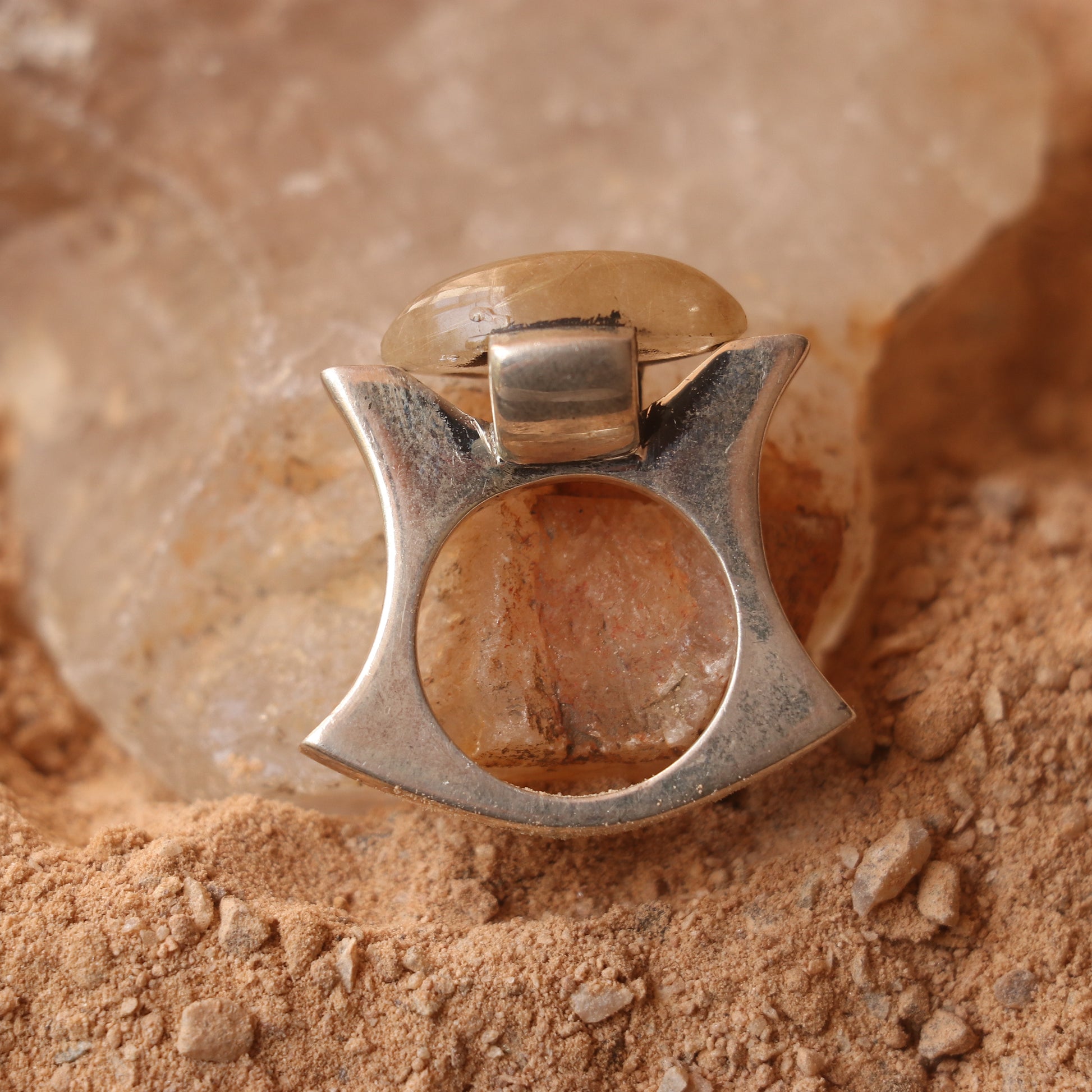 SILVER RING WITH A GOLDEN QUARTZ STONE