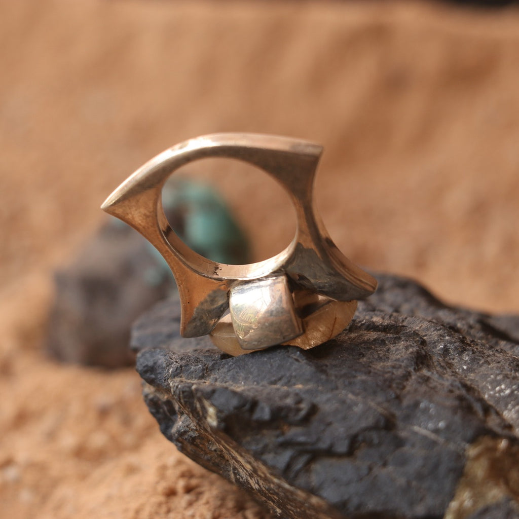 SILVER RING WITH A GOLDEN QUARTZ STONE