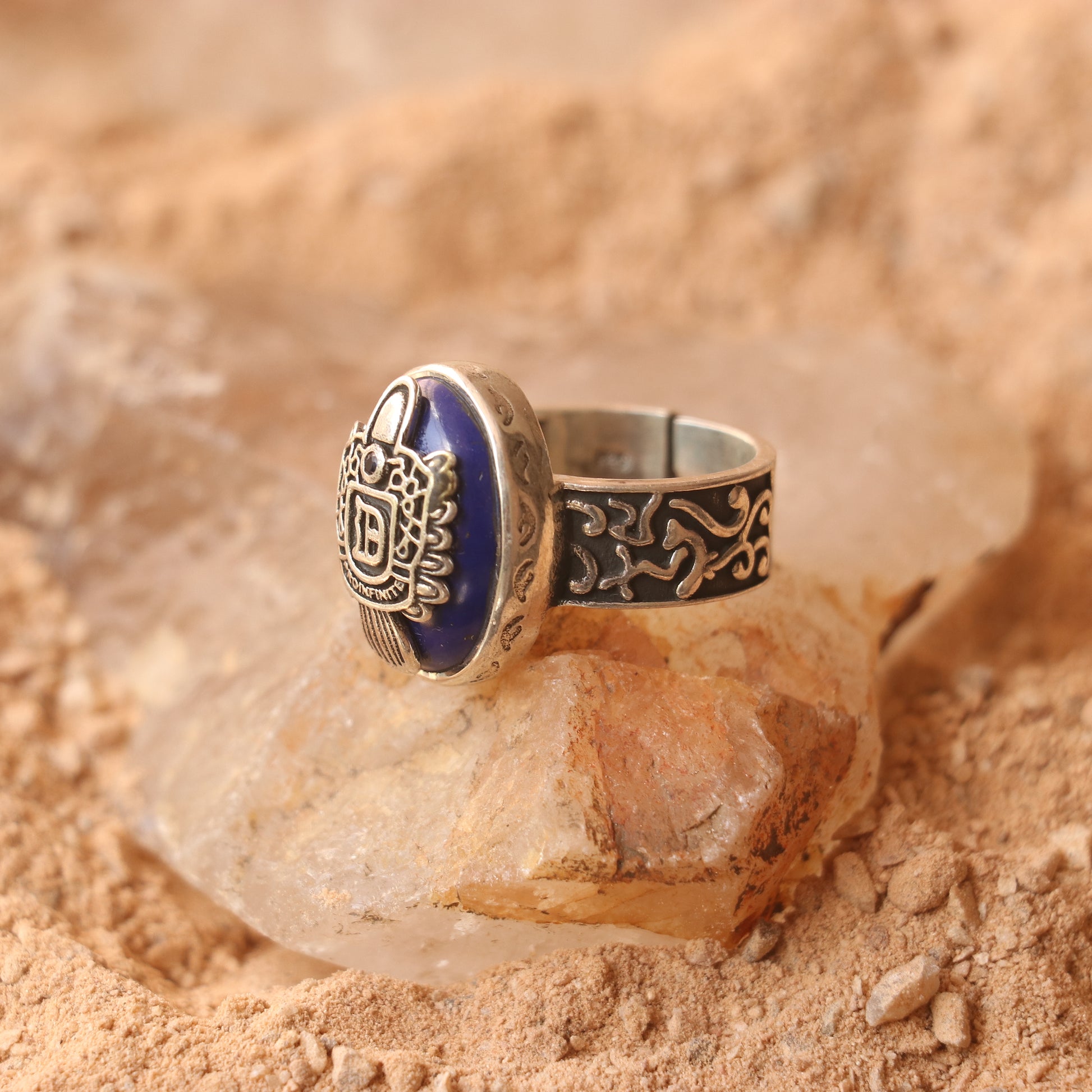 TRIBAL SILVER RING FEATURING A LAPIS LAZULLI STONE