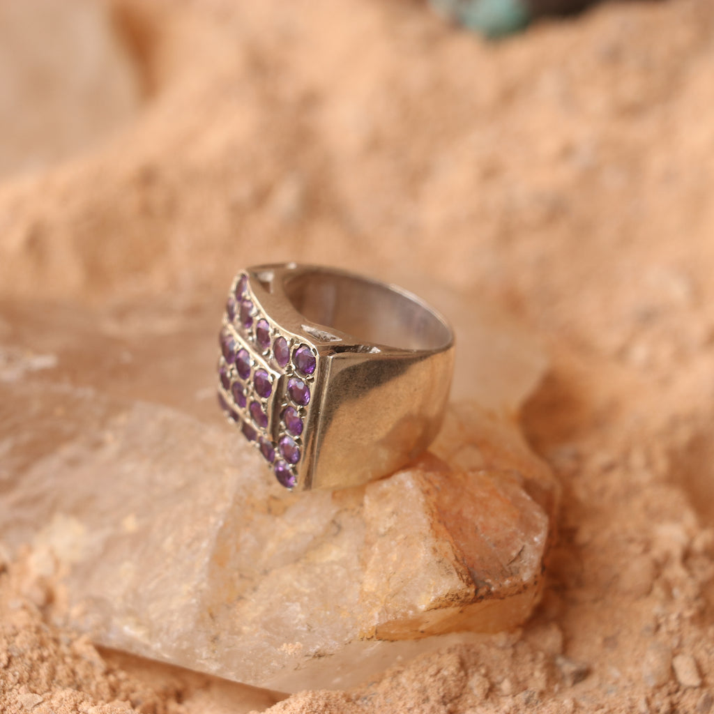 SILVER RING WITH A CLUSTER OF AMETHYSTS