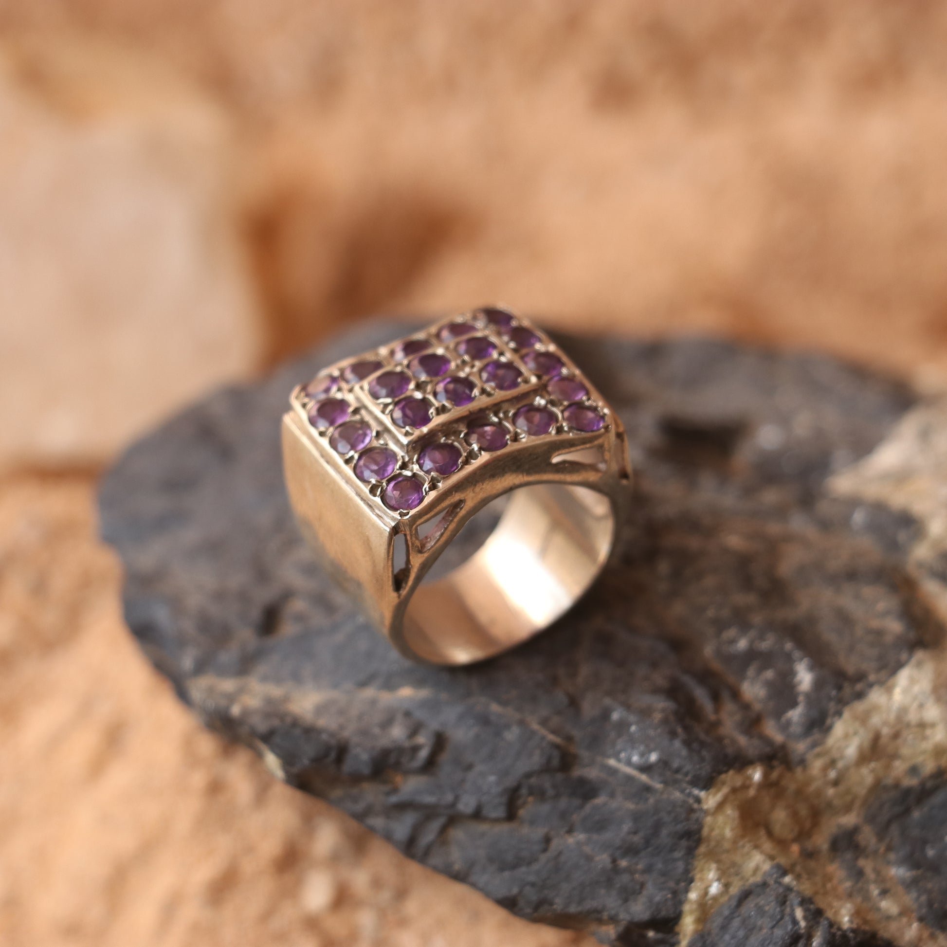 SILVER RING WITH A CLUSTER OF AMETHYSTS