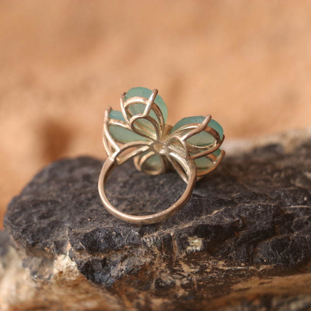 SILVER FLOWER RING WITH BLUE AGATE