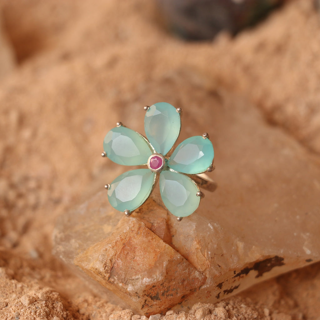 SILVER FLOWER RING WITH BLUE AGATE
