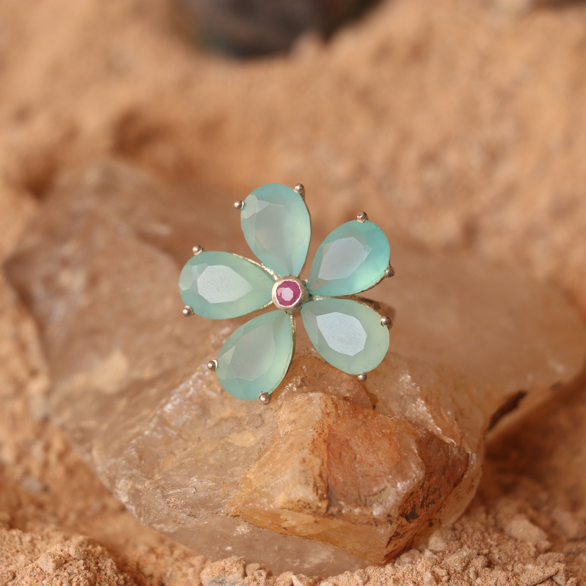 SILVER FLOWER RING WITH BLUE AGATE