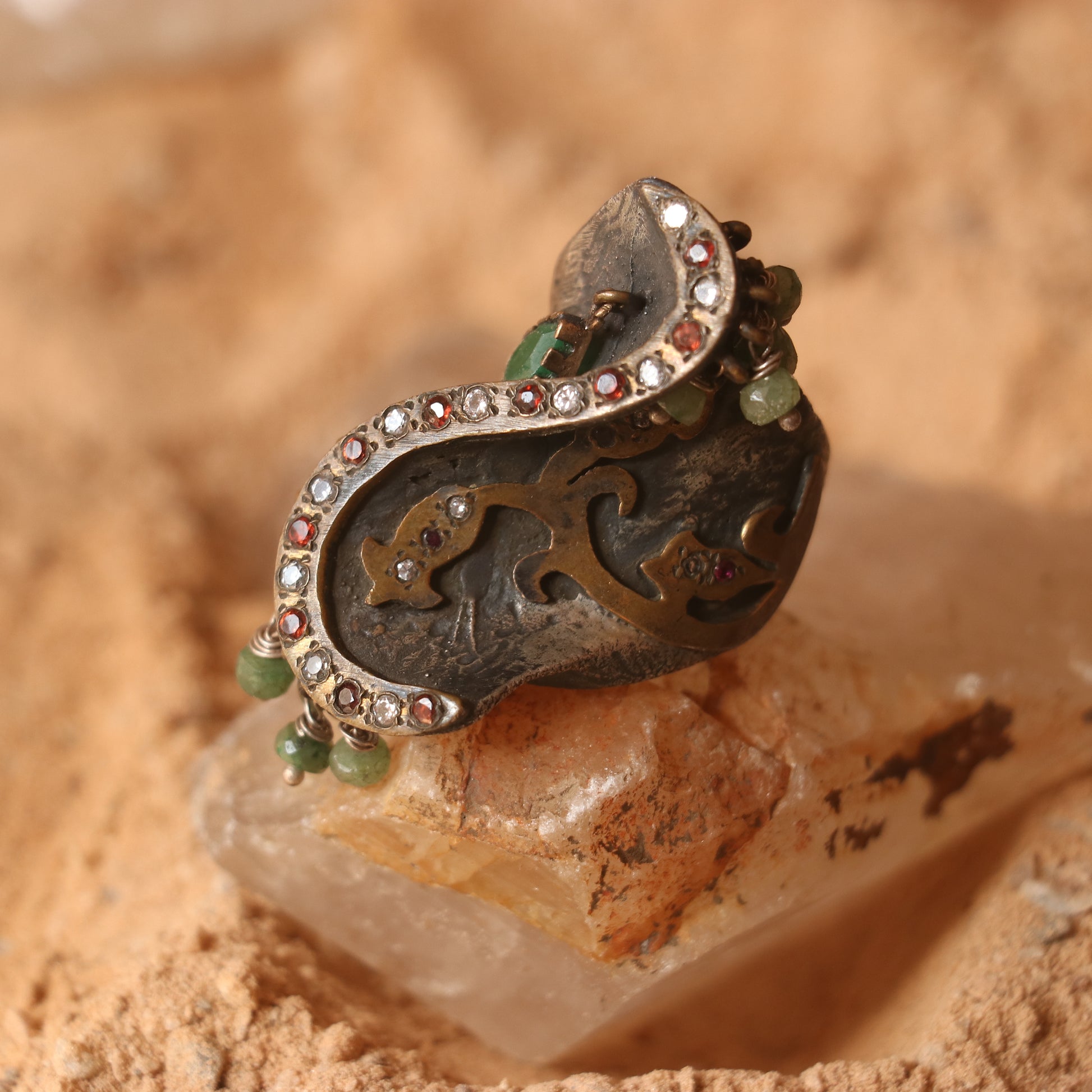 VINTAGE SILVER RING FEATURING RUBIES & EMERALDS