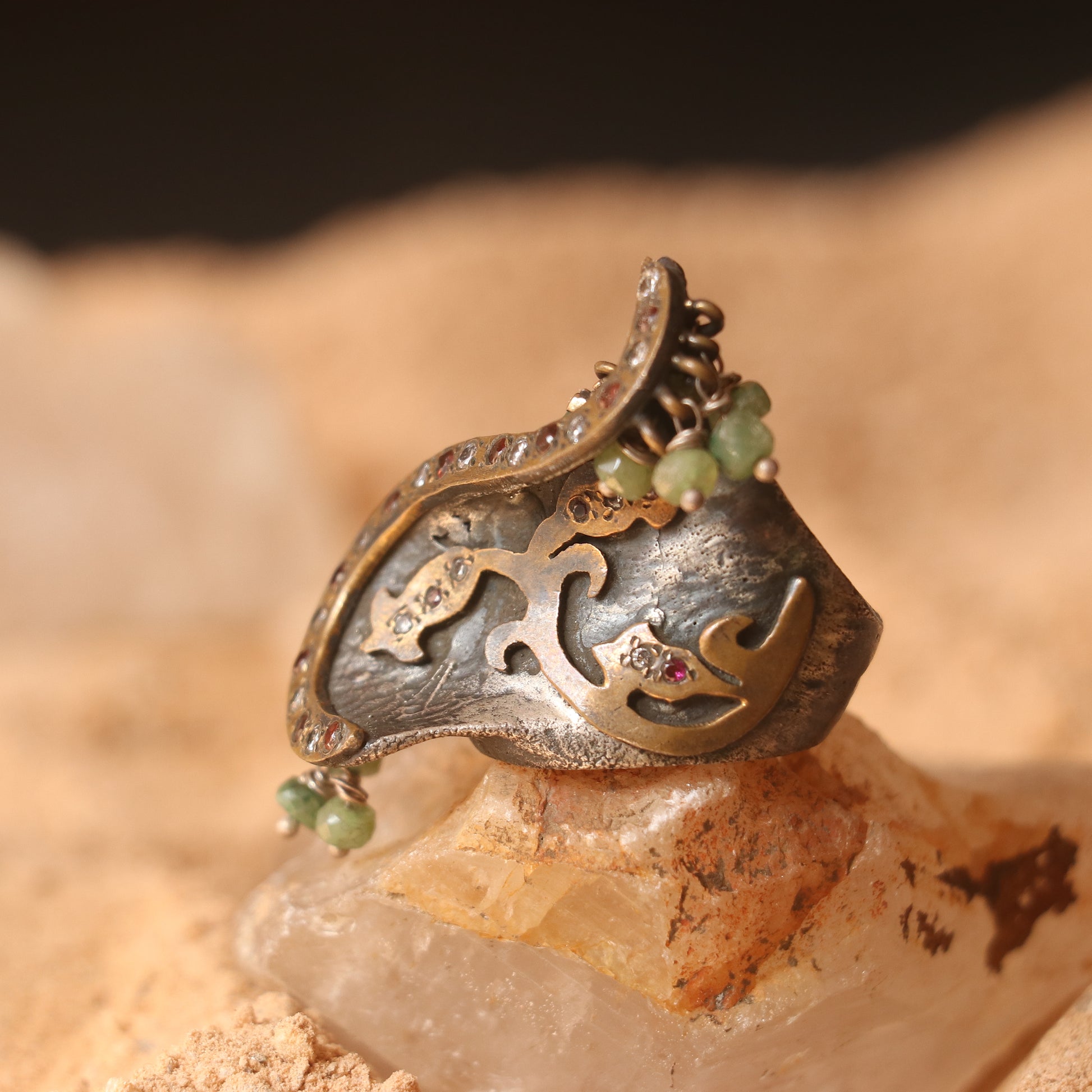 VINTAGE SILVER RING FEATURING RUBIES & EMERALDS