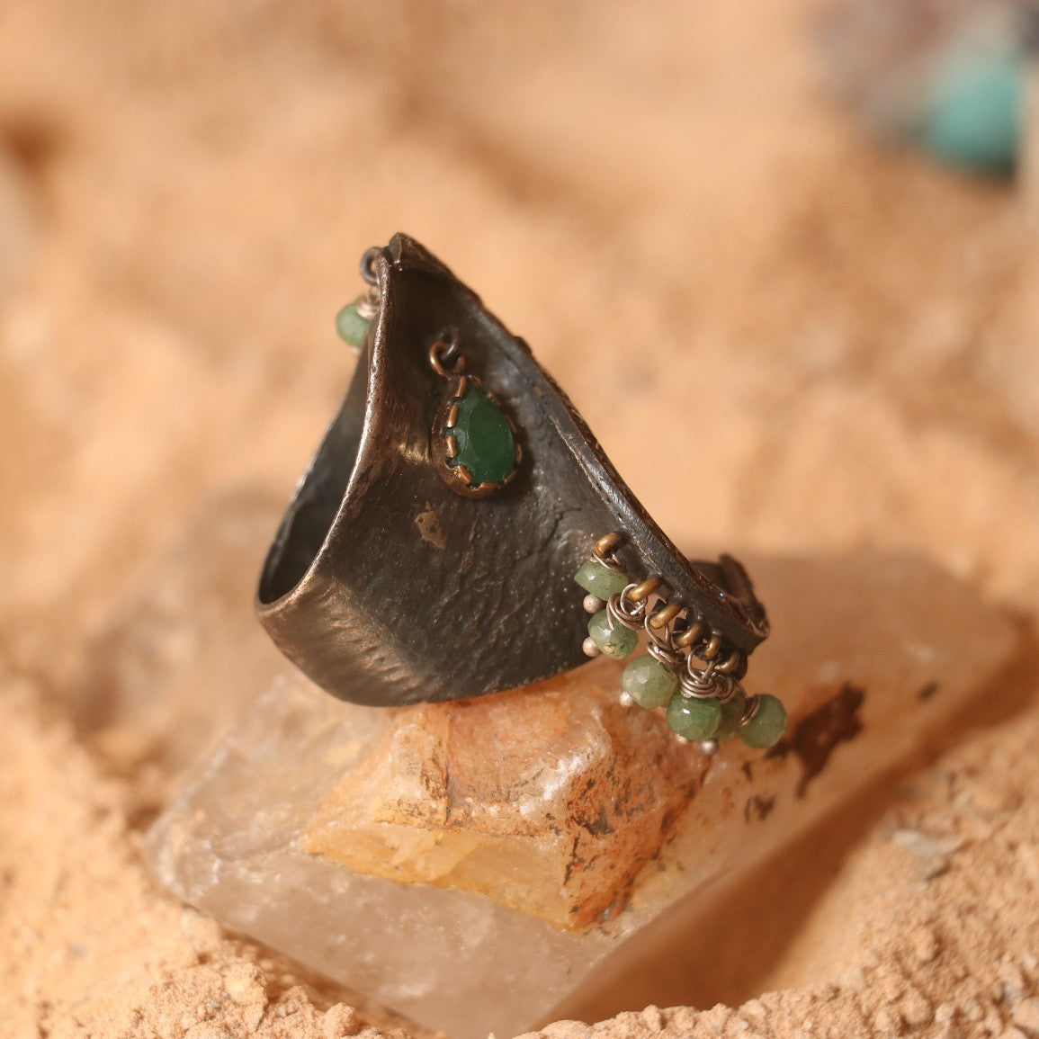VINTAGE SILVER RING FEATURING RUBIES & EMERALDS