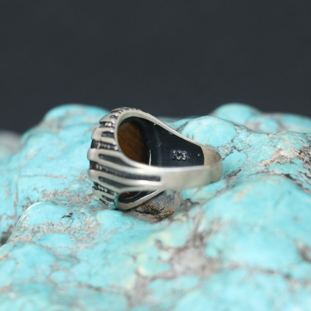SILVER RING WITH FACETED TIGER'S EYE