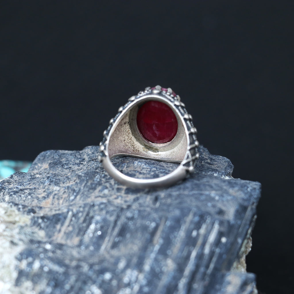 Silver Ring with a striking oval Indian Rubie