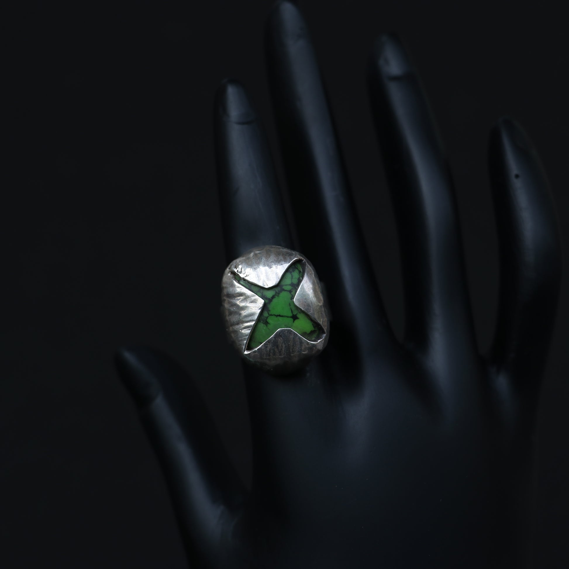 SILVER RING WITH A GREEN STAR SHAPED TURQUOISE