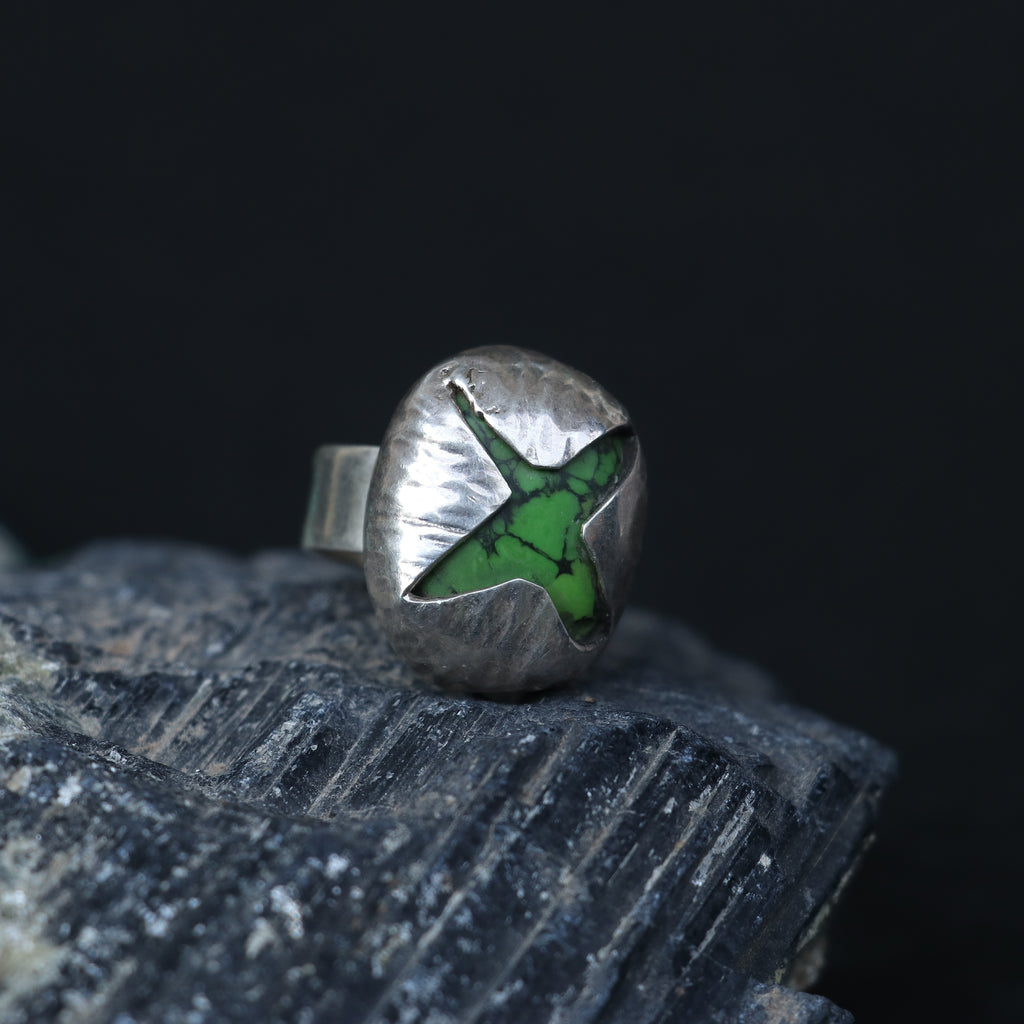 SILVER RING WITH A GREEN STAR SHAPED TURQUOISE