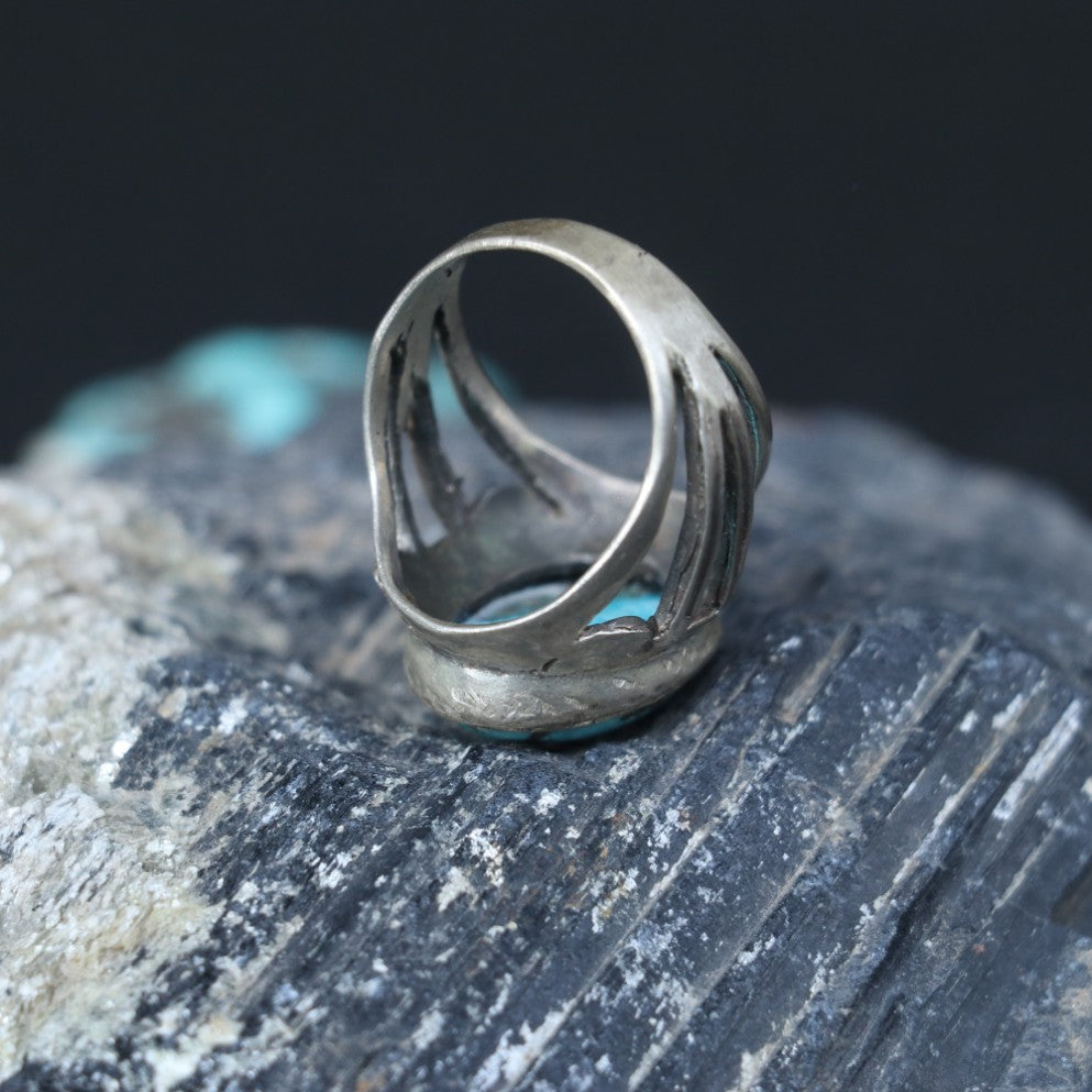 SILVER RING WITH AN OVAL IRANI TURQUOISE