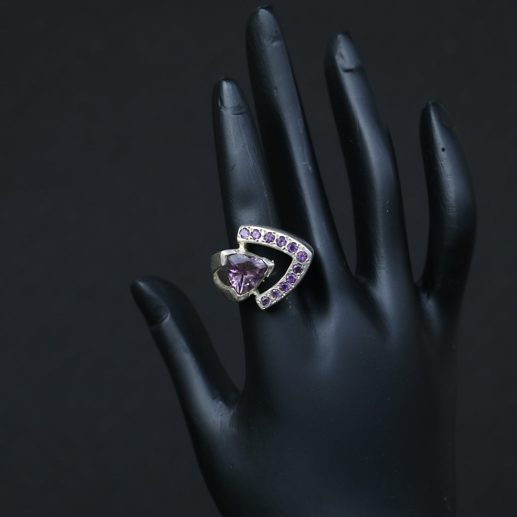 SILVER RING WITH A PEAR CUT AMETHYST & SMALL AMETHYSTS