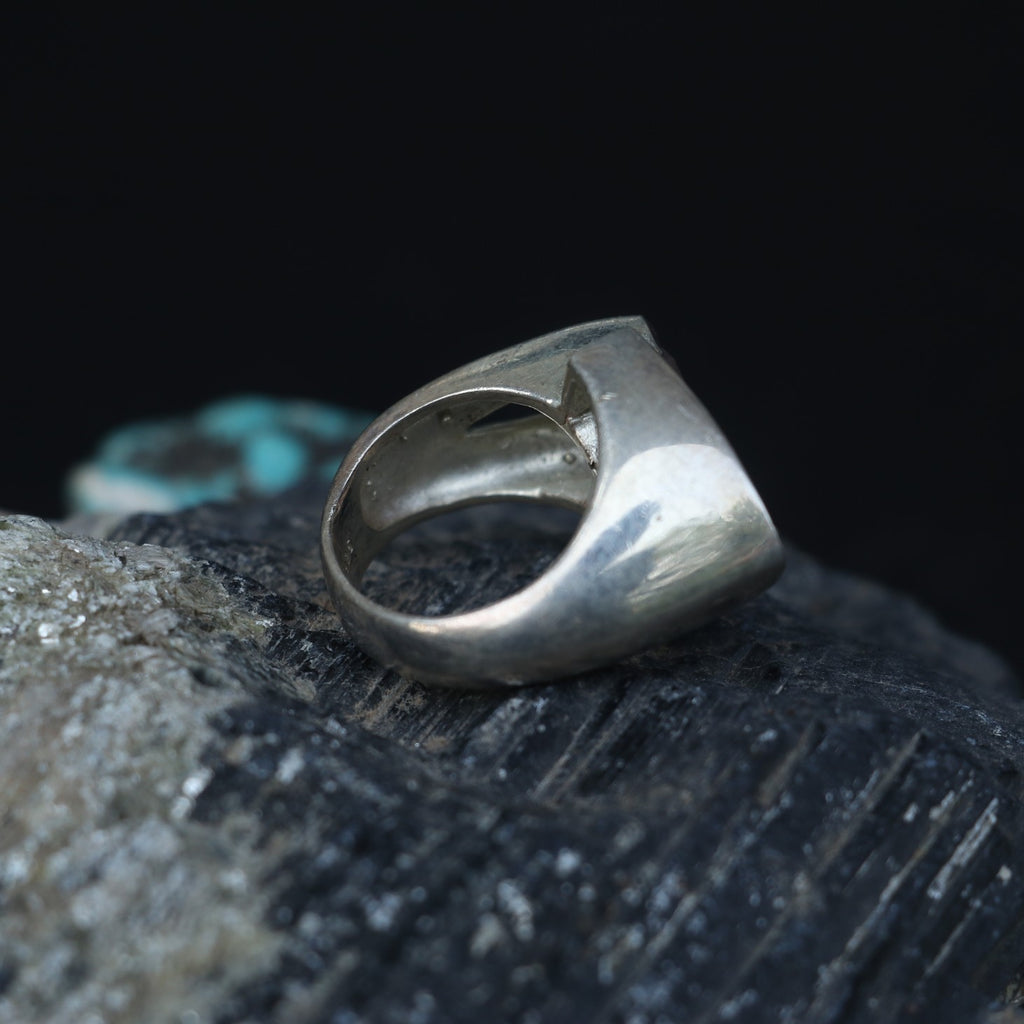 SILVER RING WITH A PEAR CUT AMETHYST & SMALL AMETHYSTS