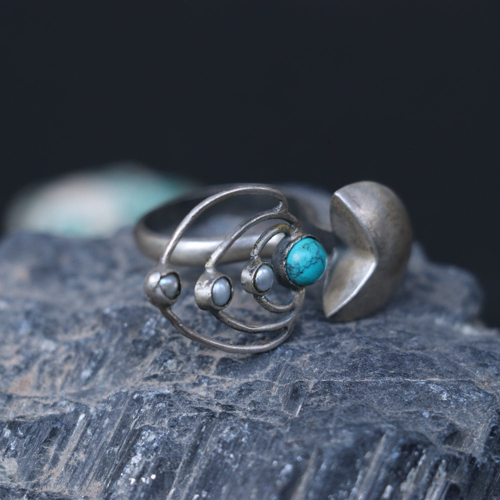 Artistic Silver Ring with Open Abstract Design – Turquoise & Pearls