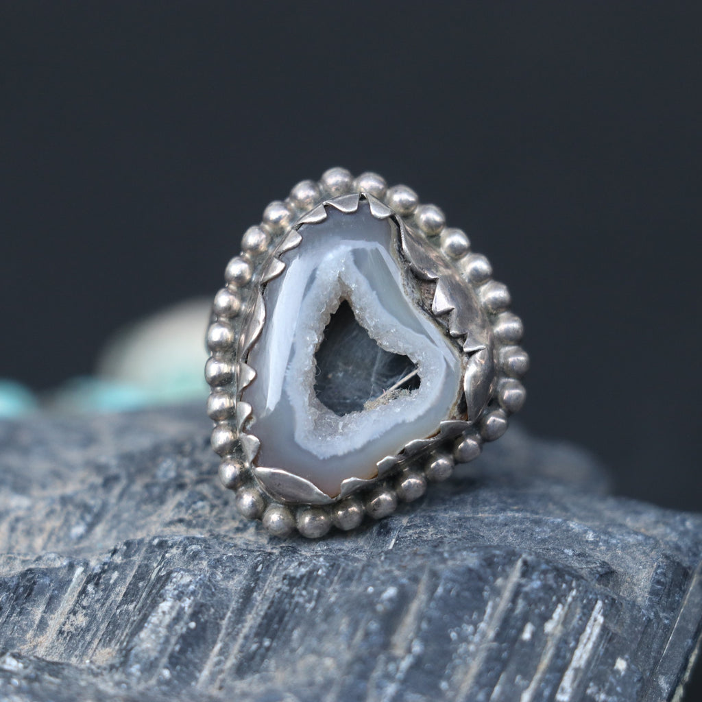 RUSTIC SILVER RING FEATURING A RAW AGATE SLICE IN A BOLD BEADED BEZEL