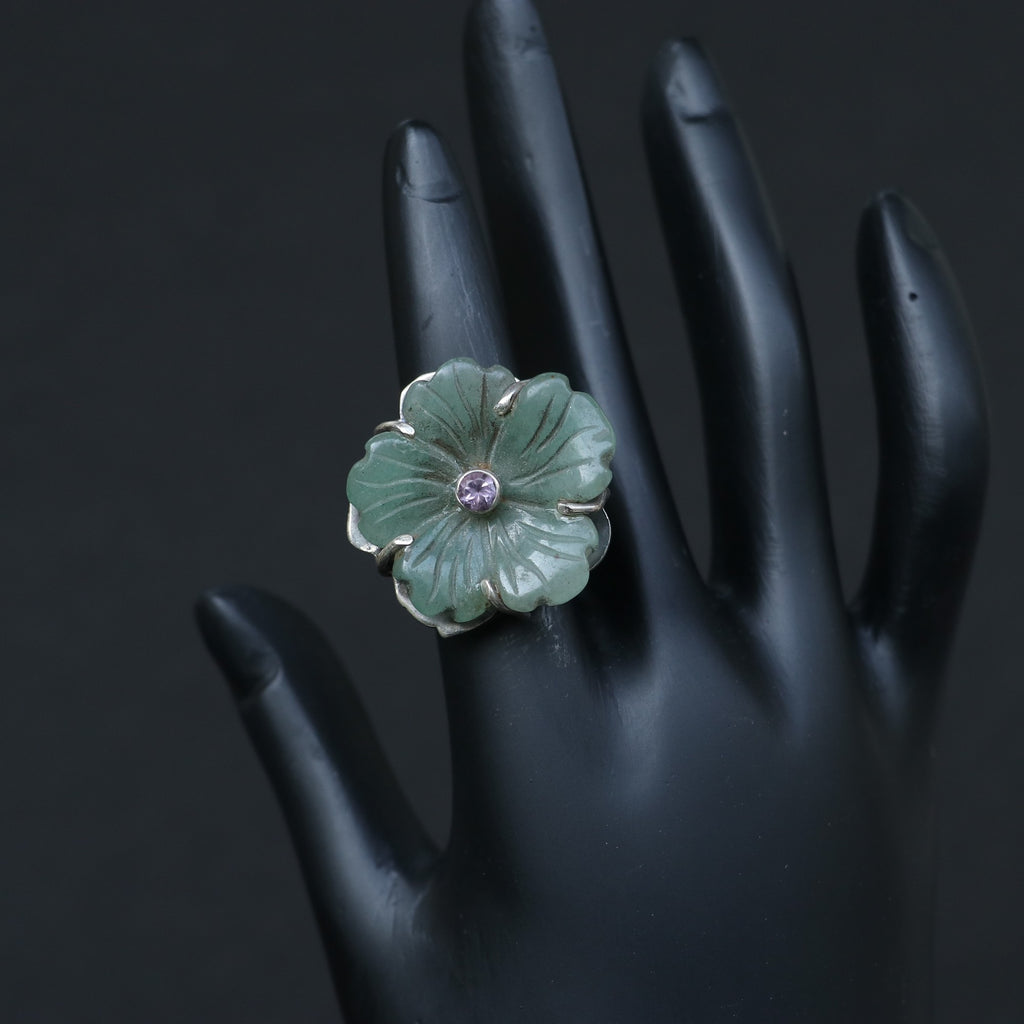 SILVER RING WITH A HAND CARVED GREEN AGATE