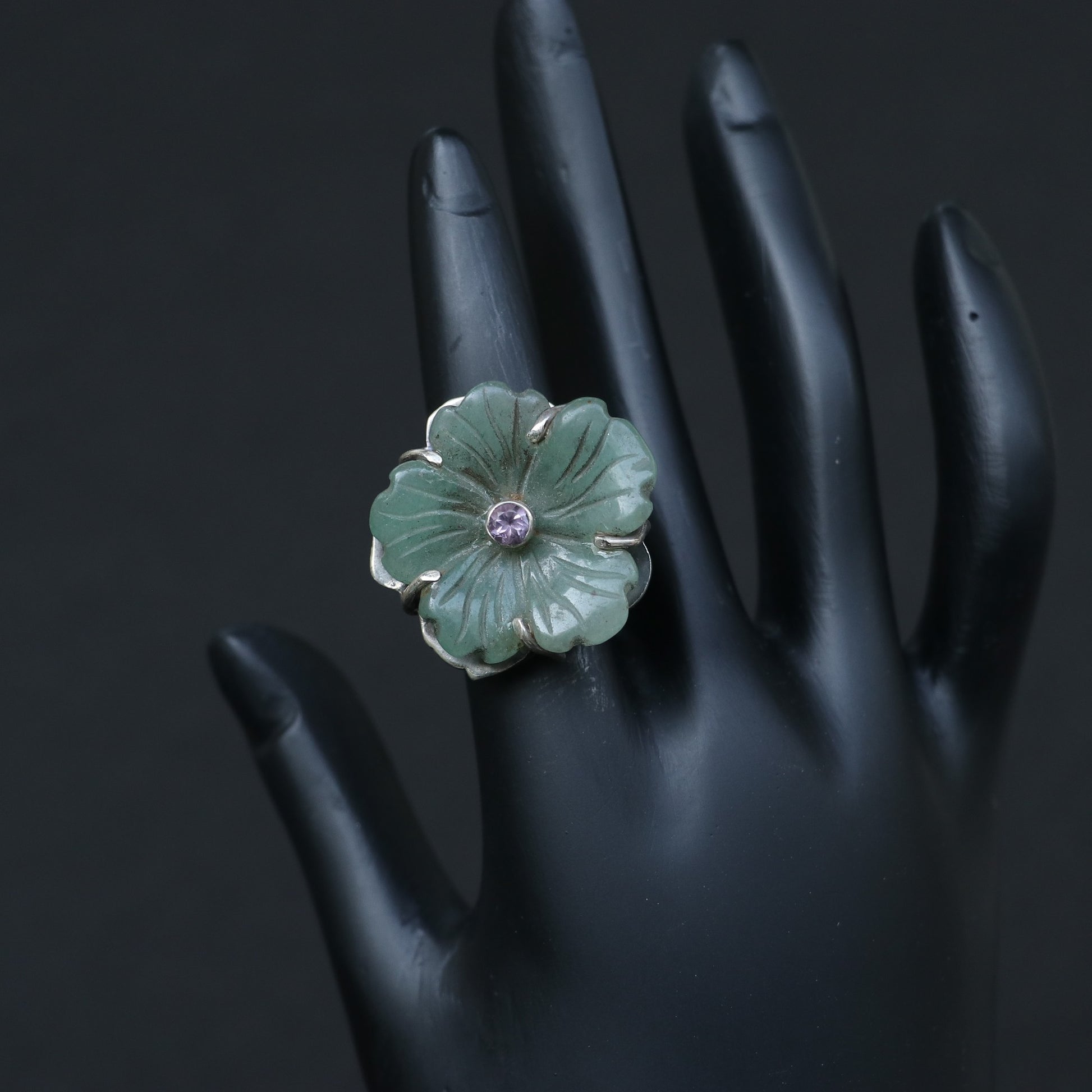 SILVER RING WITH A HAND CARVED GREEN AGATE