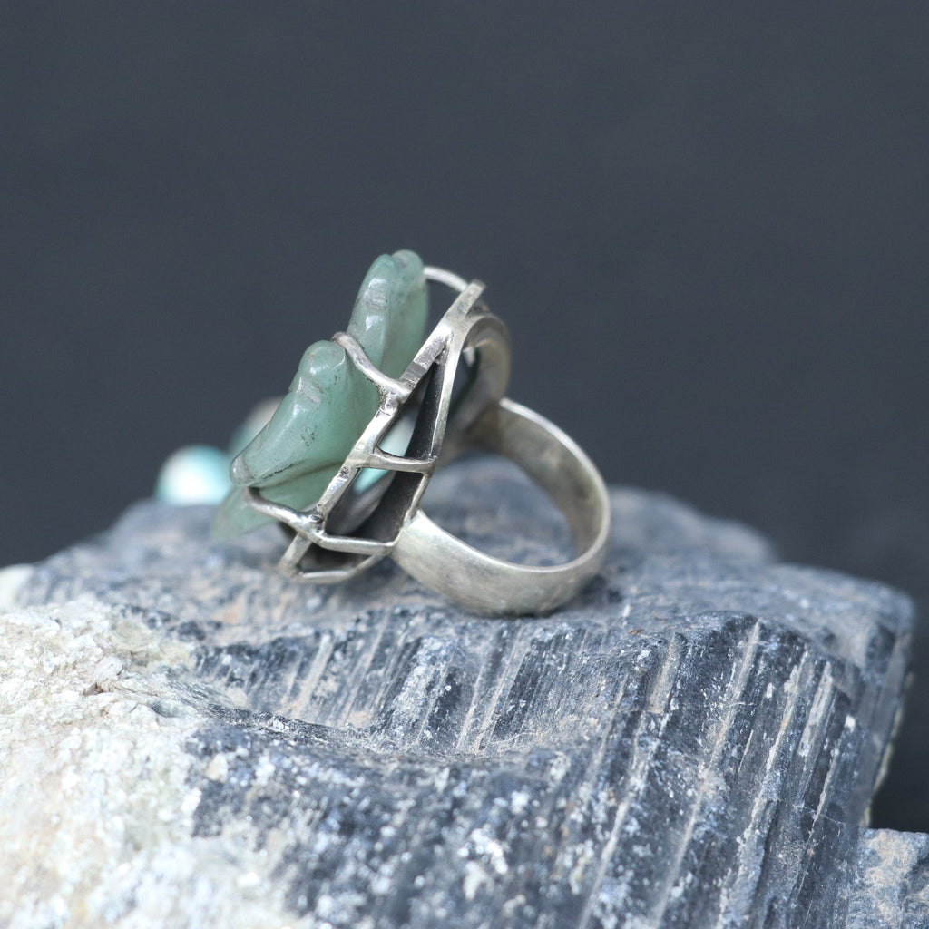 SILVER RING WITH A HAND CARVED GREEN AGATE