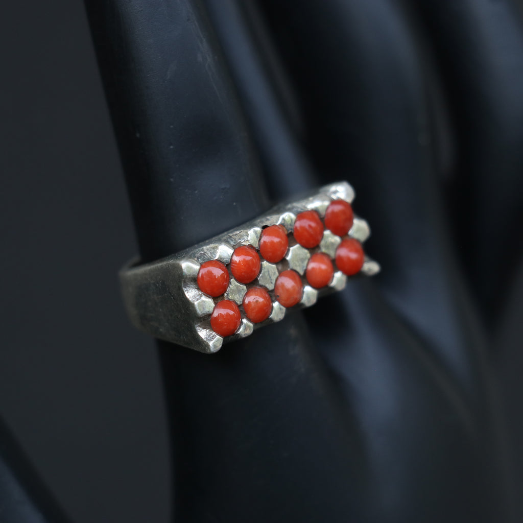 SILVER RING FEATURING RED CORALS
