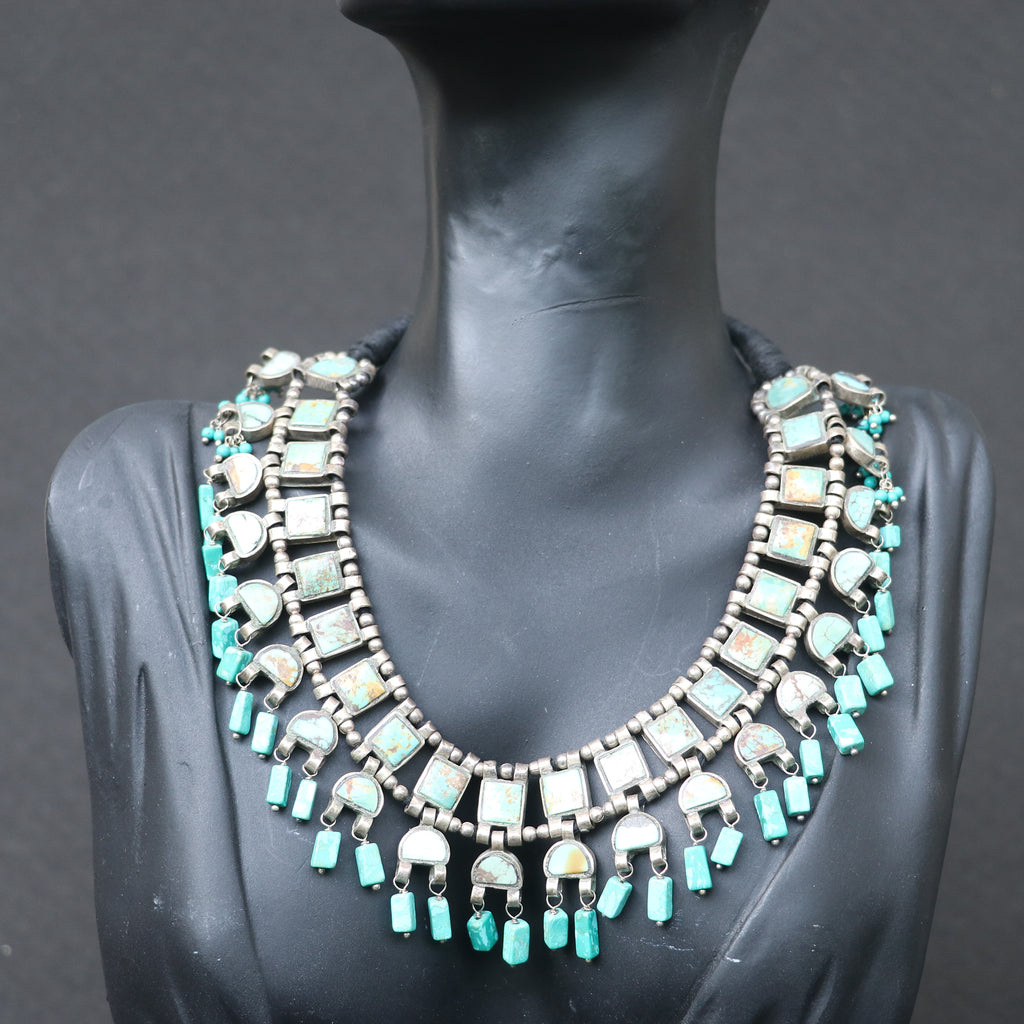 SILVER NECKLACE WITH TURQUOISE STONES , HALF MOON ACCENTS AND TURQUOISE BEEDS