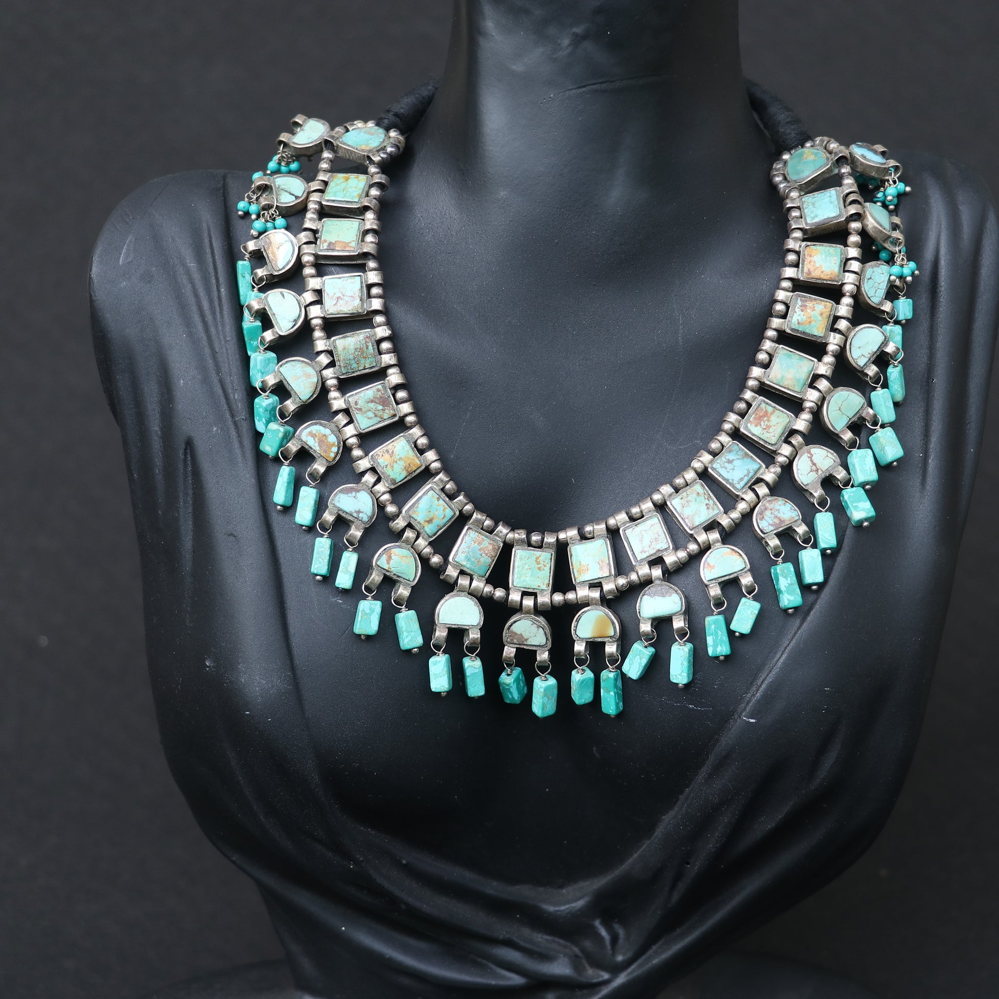 SILVER NECKLACE WITH TURQUOISE STONES , HALF MOON ACCENTS AND TURQUOISE BEEDS