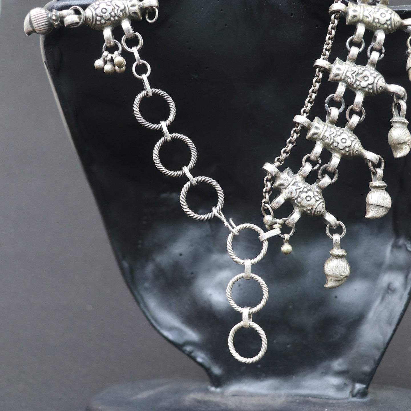 ANTIQUE STYLE SILVER NECKLACE WITH INTRICATE FISH DESIGN