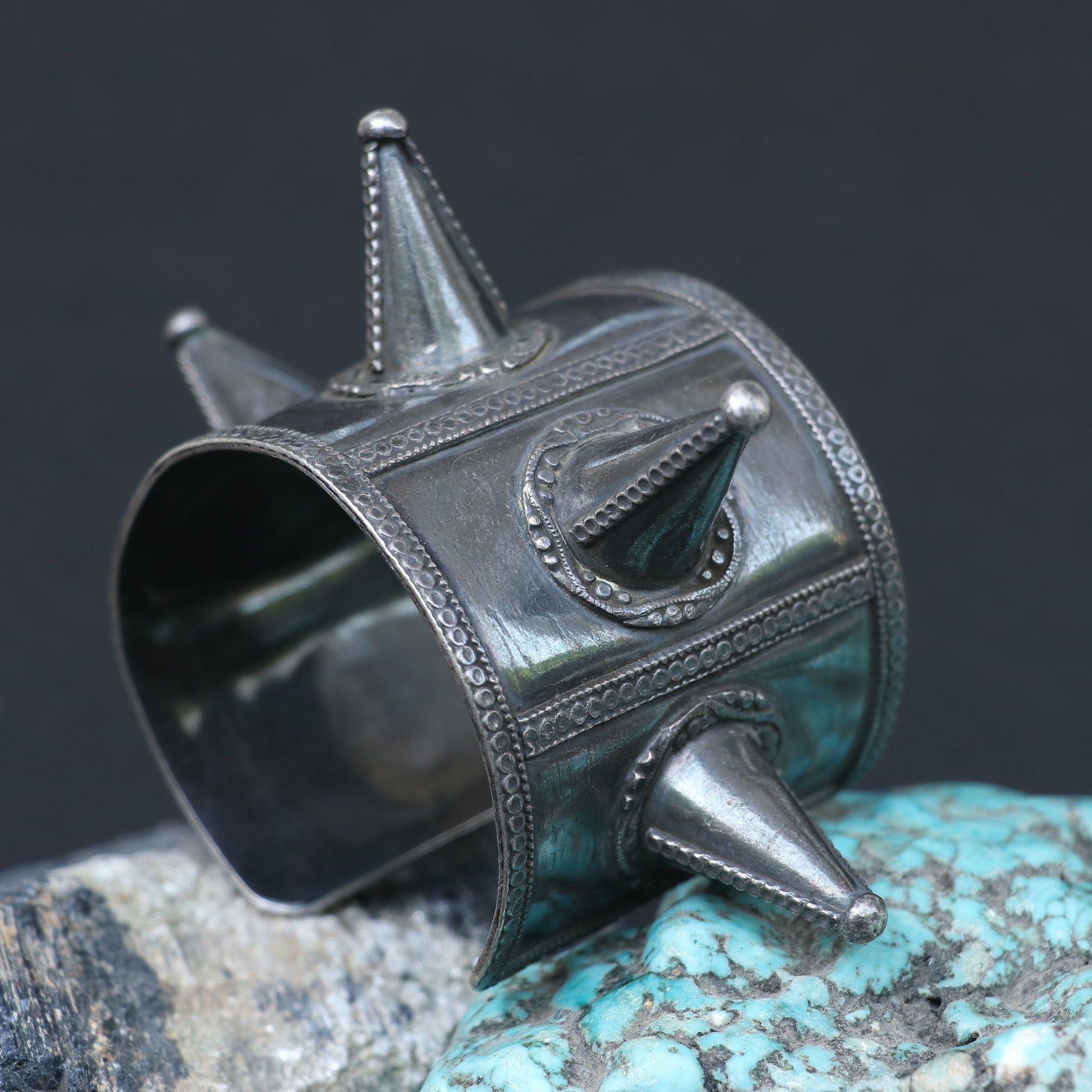 OXIDISED SILVER TRIBAL HAND CUFF WITH CONICAL SPIKES