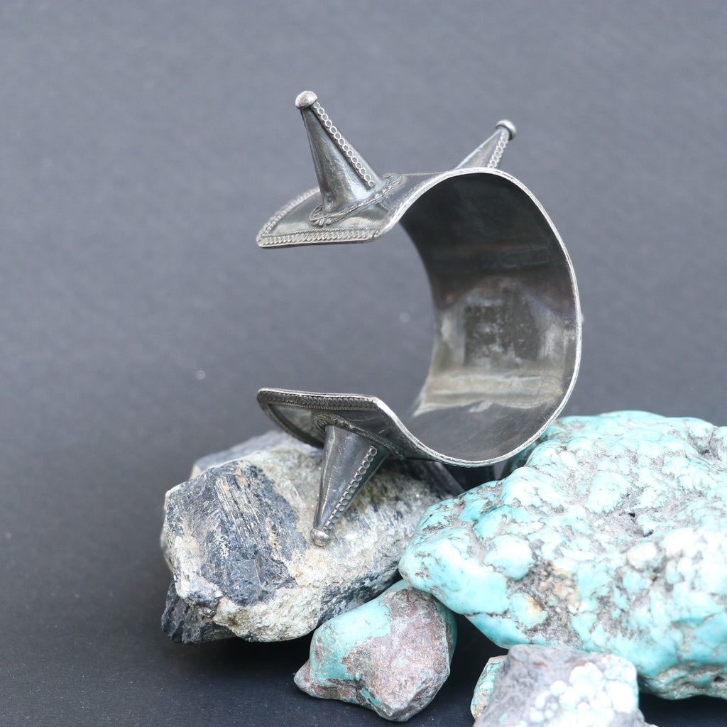 OXIDISED SILVER TRIBAL HAND CUFF WITH CONICAL SPIKES