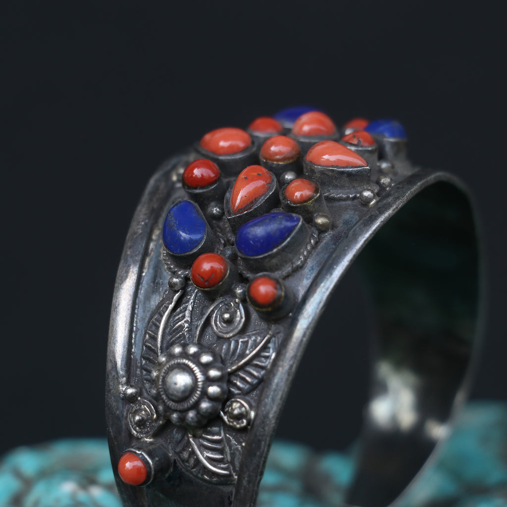 OXIDISED SILVER KADA FEATURING CORALS AND LAPIS