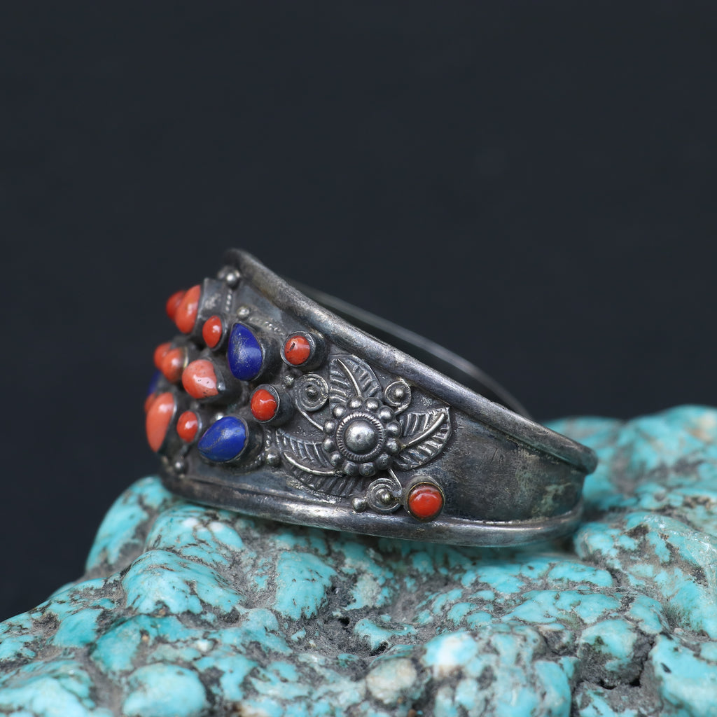 OXIDISED SILVER KADA FEATURING CORALS AND LAPIS