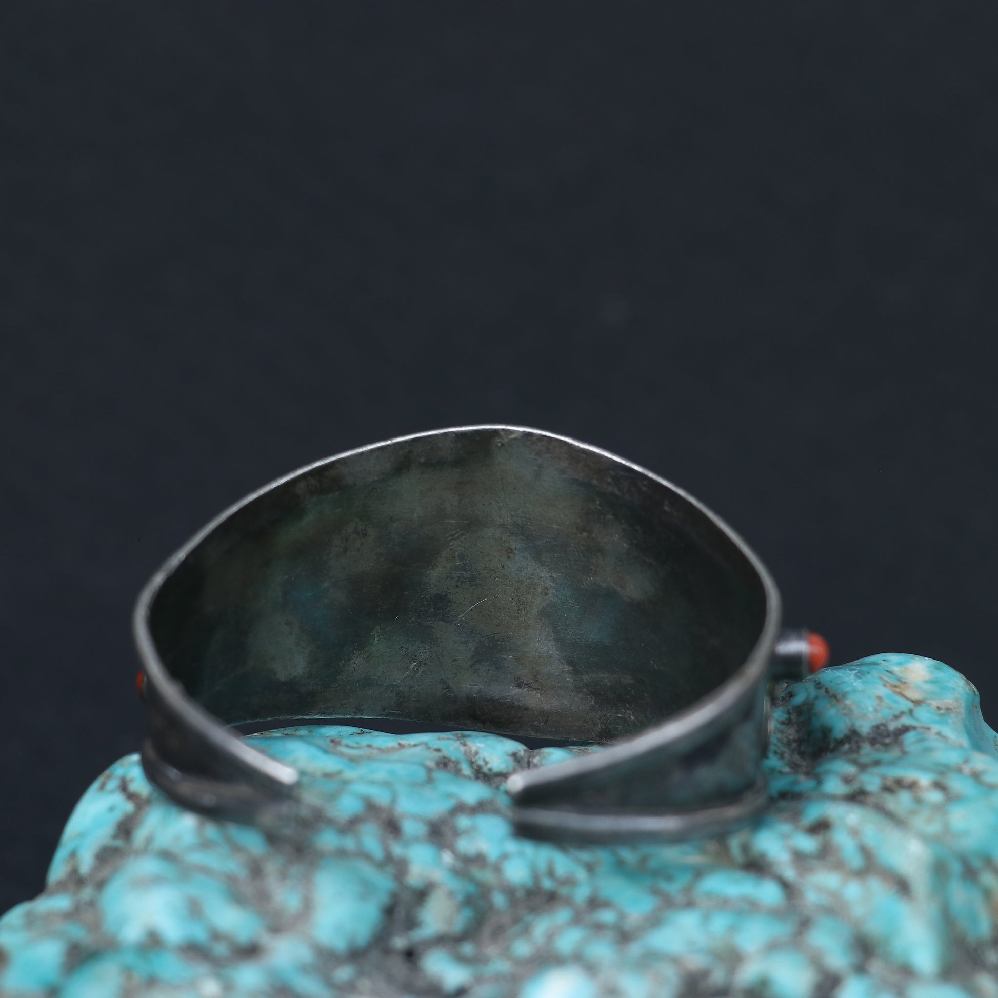 OXIDISED SILVER KADA FEATURING CORALS AND LAPIS