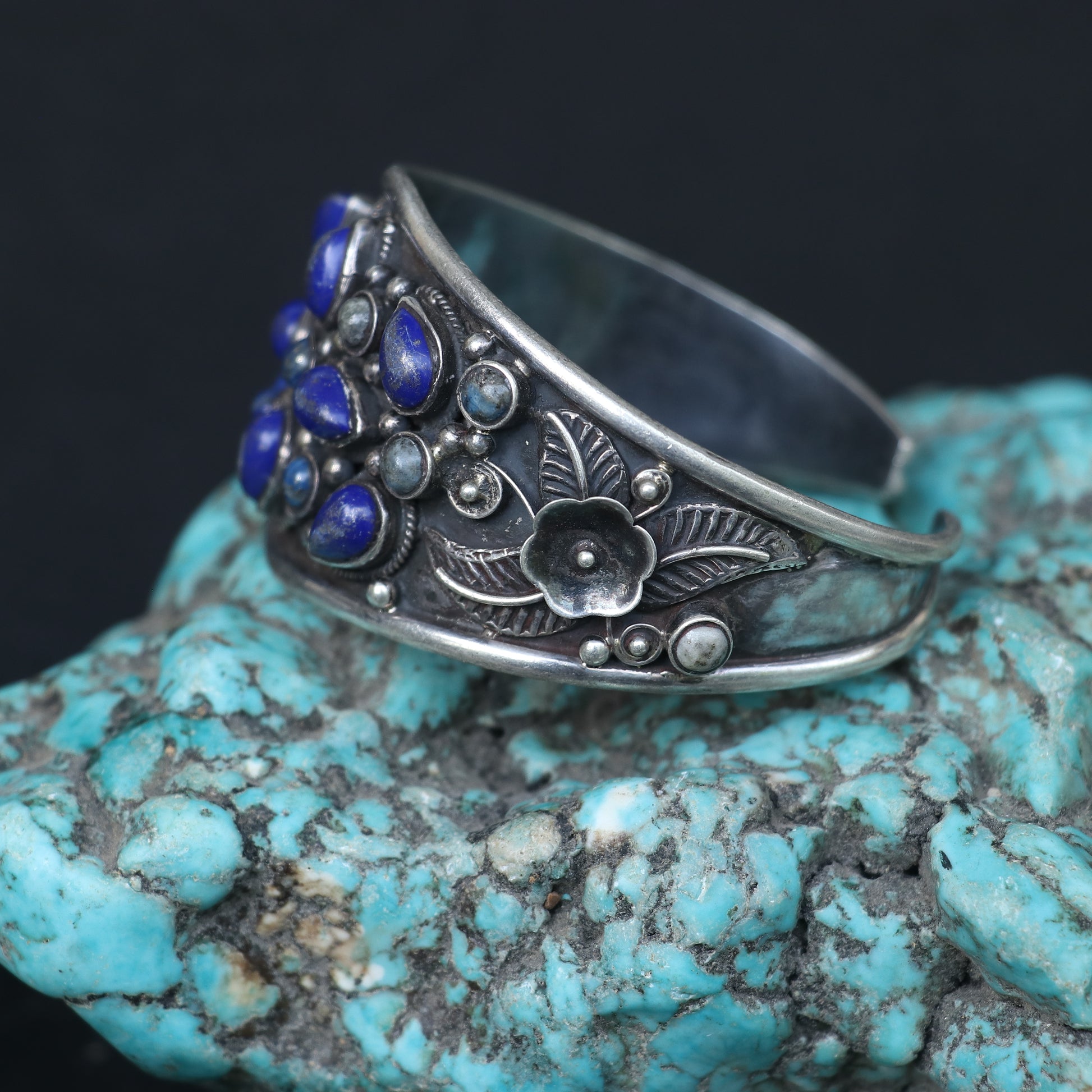 SILVER KADA FEATURING LAPIS STONES